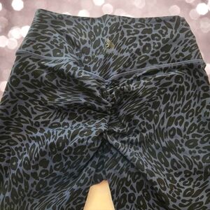 Ryderwear Ruched Bum Leggings‎ - NWT - Size Medium